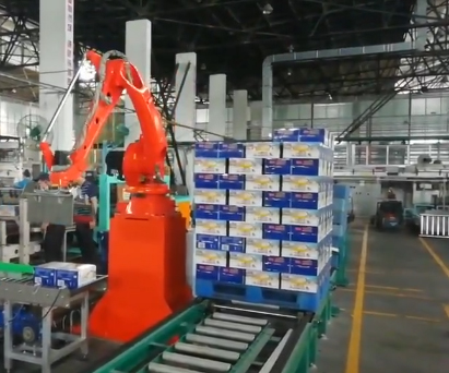 搬運(yùn)機(jī)器人代替人手搬運(yùn)