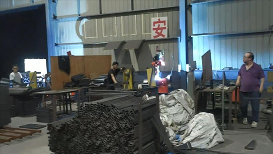 爾必地LBBBD焊接機(jī)器人焊接應(yīng)用案例視頻6